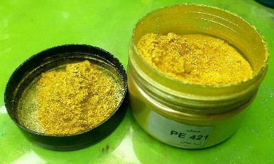 پودر اکلیل زرد طلایی ساتن کد Pe421 تصویر پودر اکلیل زرد طلایی ساتن کد Pe421