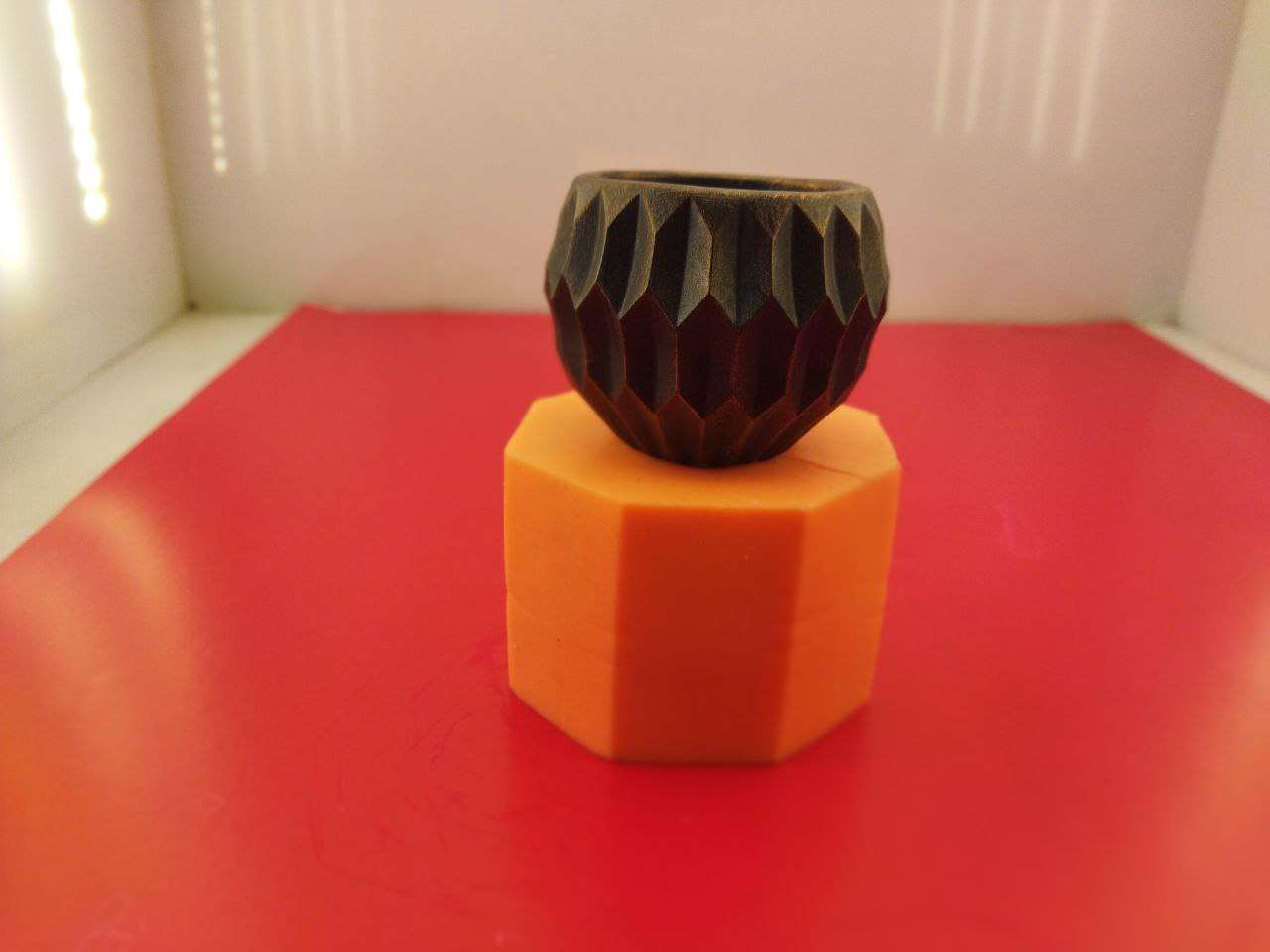 قالب سلیکونی گلدان طرح شش ظلعی - سیلیکونی - تصویر 1 قالب سلیکونی گلدان طرح شش ظلعی - سیلیکونی - تصویر 1