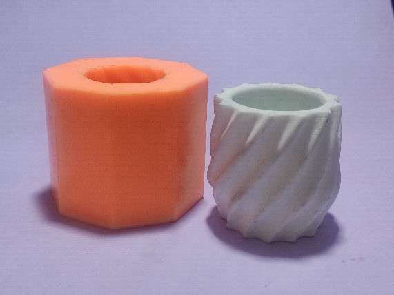 گلدان مارپیچ بزرگ کد۵۰۸۱ - سیلیکونی - تصویر 2 گلدان مارپیچ بزرگ کد۵۰۸۱ - سیلیکونی - تصویر 2