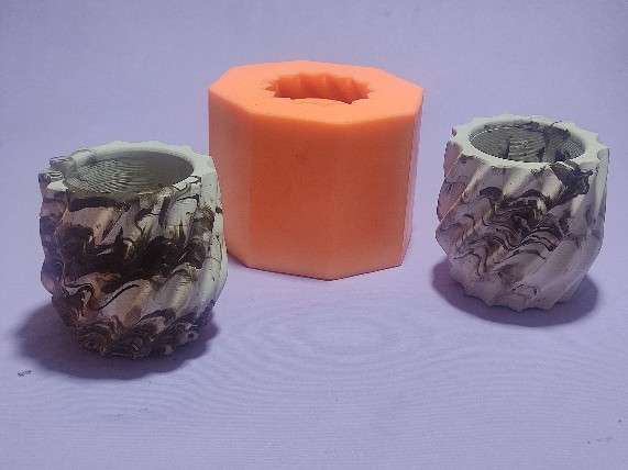 گلدان مارپیچ بزرگ کد۵۰۸۱ - سیلیکونی - تصویر 1 گلدان مارپیچ بزرگ کد۵۰۸۱ - سیلیکونی - تصویر 1