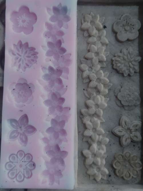 حاشیه گل متنوع کد 2033 - سیلیکونی - تصویر 1 حاشیه گل متنوع کد 2033 - سیلیکونی - تصویر 1